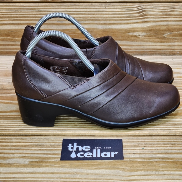 Clarks Shoes Clarks Womens 9 Ankle Boot Low Heel Brown Leather